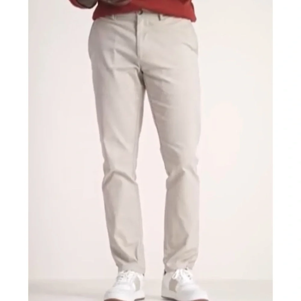 Old Navy Ultimate Slim Built-In Flex Chino Khakis Pants Beige Size 36 x 32